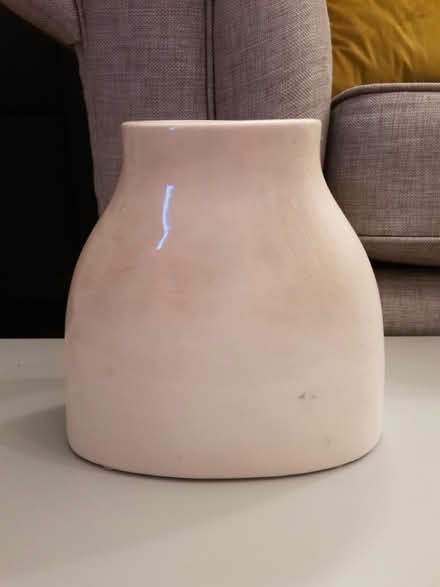 Photo of free Ceramic Vase (Mitcham CR4) #1