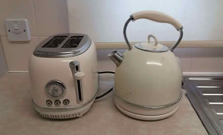 Photo of free Retro Style Toaster and Kettle (Old Farm Park MK7) #1