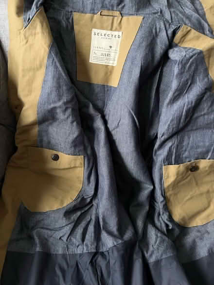 Photo of free Men’s M Water Resistant Jacket (Mitcham CR4) #3
