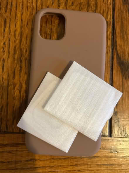 Photo of free iPhone 14 brand new case (Abbeyhill EH7) #1