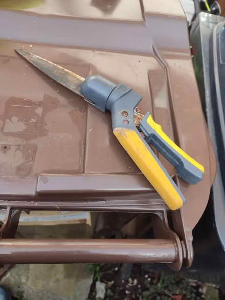 Photo of free One handed garden sheers (Central Preston PR1) #1