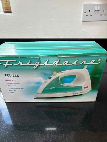 Photo of free New steam iron (HP1) #1
