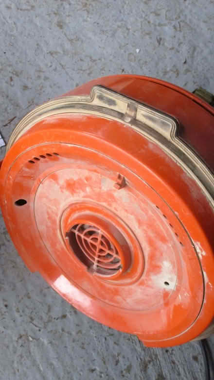 Photo of free VAX 2000 wet cylinder vacuum cleaner (Innsworth GL3) #3