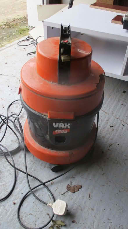 Photo of free VAX 2000 wet cylinder vacuum cleaner (Innsworth GL3) #1