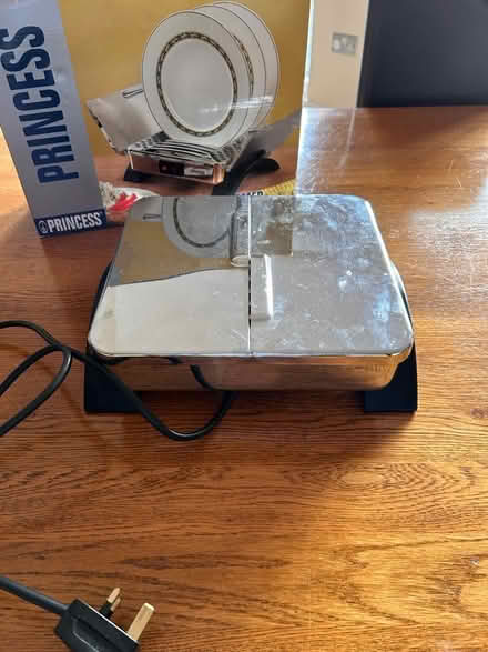 Photo of free Electric Plate Warmer (Winkfield Row SL5) #3