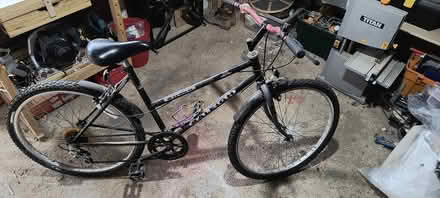 Photo of free Raleigh Rawen women's mountain bike (Ely CB6) #3
