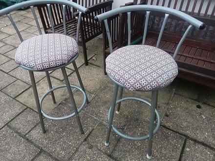 Photo of free 2 bar stools (Da74dw) #1
