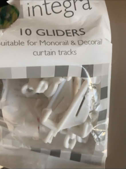 Photo of free Gliders for curtains (Rhwibina CF14) #1