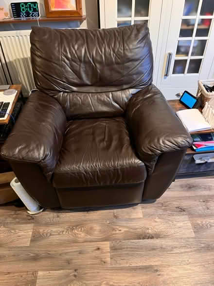 Photo of free leather electric recliner chair (LU2) #1