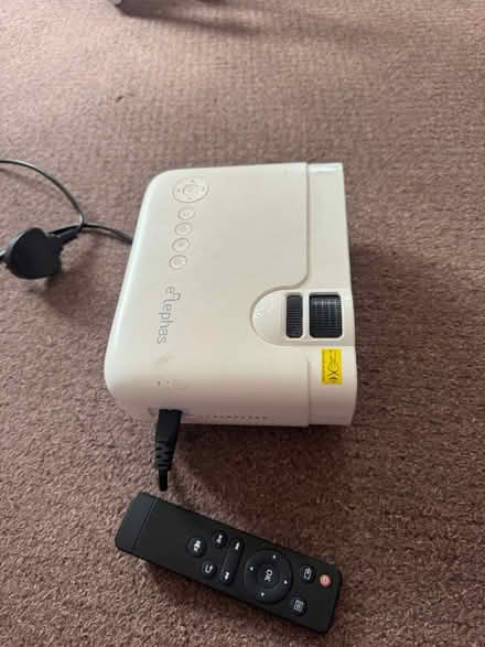 Photo of free Projector (E5) #2