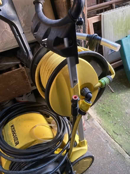 Photo of free Power hose (South Croydon CR2) #1