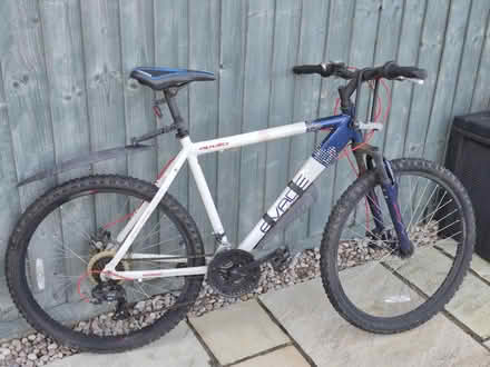 Photo of free Men's mountain bike (Swindon SN2) #2