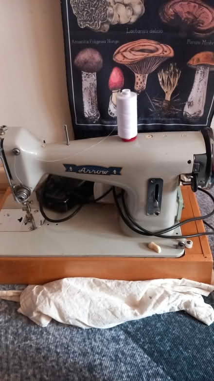 Photo of free Vintage sewing machine needs repair (Abingdon) #1
