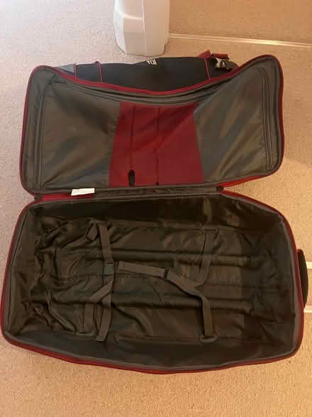 Photo of free Large used wheelie suitcase. Broken handle - see pictures (Brentford TW8) #3