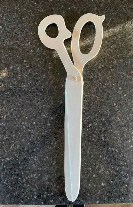 Photo of free Wooden scissors for wall (Fernhill BL9) #3