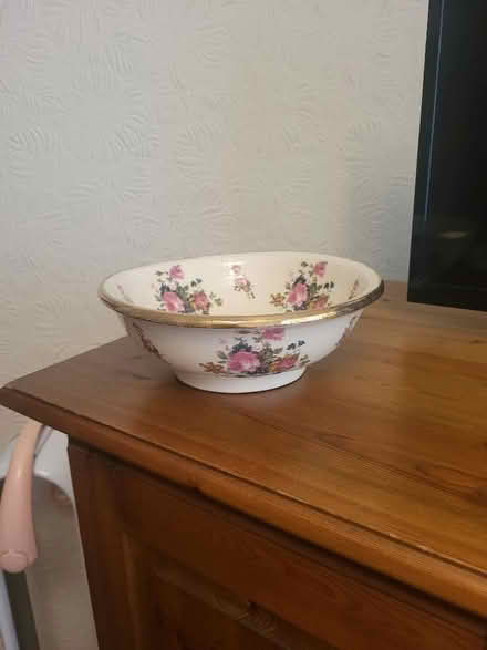 Photo of free Ornamental bowl (Saint Luke's EC1V) #1