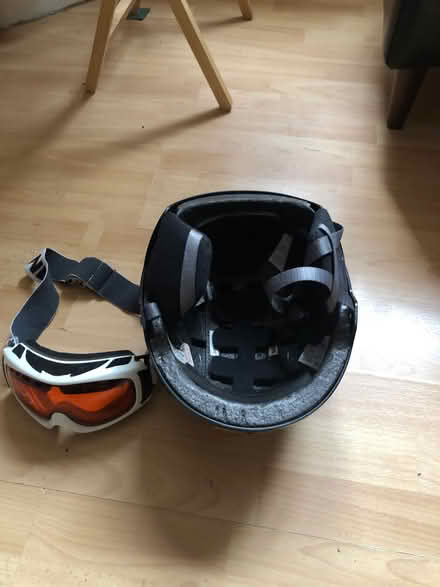 Photo of free Snowboard helmet and goggles (Cutteslowe OX2) #1