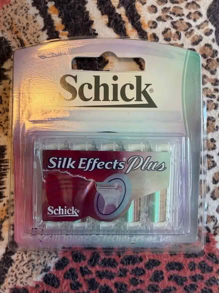 Photo of free Schick blades silk effects (Emeryville) #1