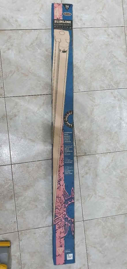 Photo of free 4ft Fluorescent unit (SK5 Reddish) #3