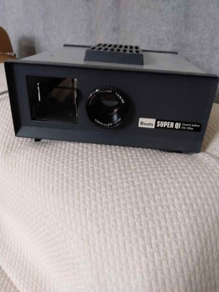 Photo of free Vintage projector (noble park epsom surrey KT19) #1