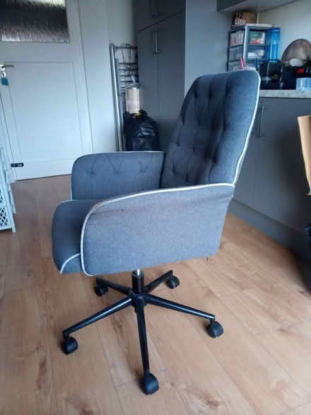 Photo of free Grey office chair (Cutteslowe OX2) #1