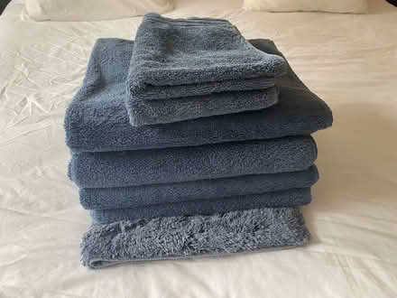 Photo of free Bloomingdales set of bath towels (Limehouse E14) #1