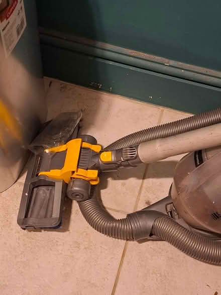 Photo of free Dyson hoover (BR3 Beckenham Rd tram stop) #2
