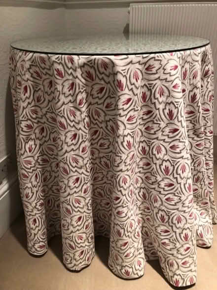 Photo of free Round table (Putney SW15) #2