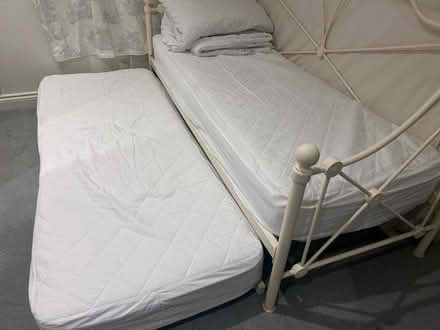 Photo of free Day bed with trundle (Sheet) #3
