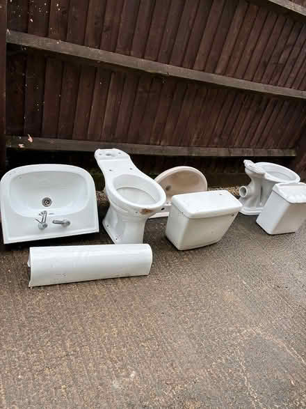 Photo of free Toilets, sinks, etc (Great Horwood MK17) #3