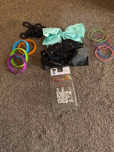 Photo of free Job a lot bracelets necklace hair bow etc (Finsbury Park N7) #1