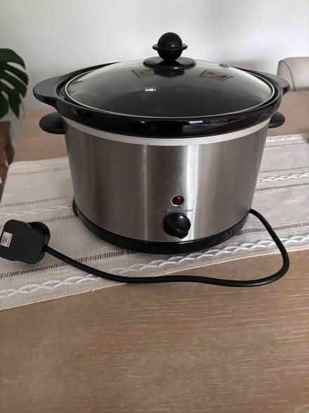 Photo of free Slow cooker (Surbiton KT6) #1
