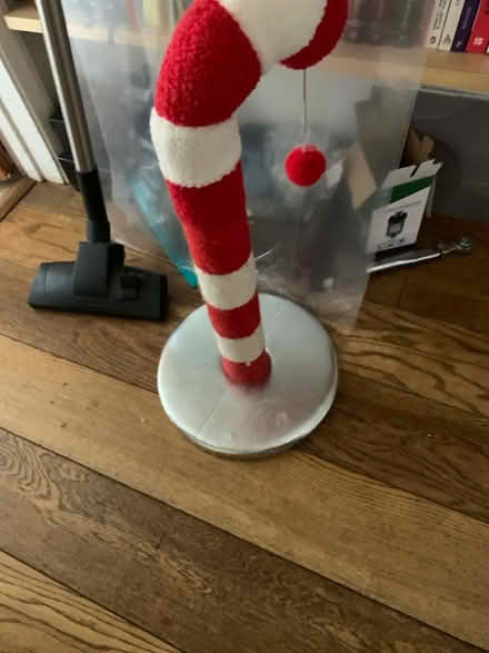 Photo of free Cat scratch post (Chesham HP5) #1