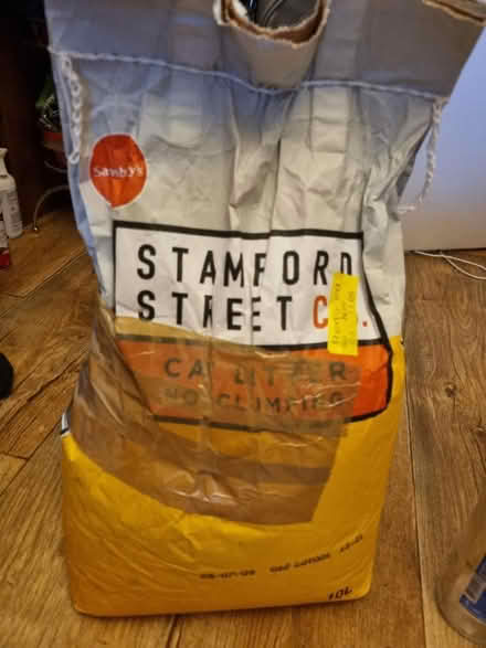 Photo of free Cat litter 10 litres (SE20) #2