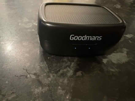 Photo of free Wireless headphoens (Leeds LS8) #1