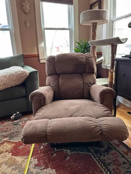 Photo of free Basic brown recliner in good shape (Middle of Evansville) #4