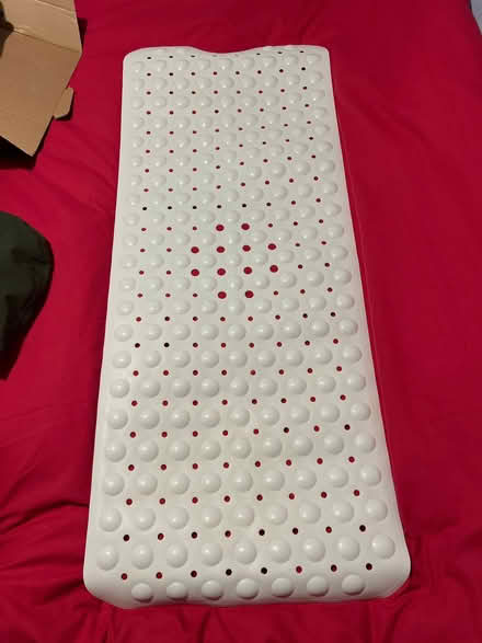 Photo of free Non slip bath mat (Burridge SO31) #1