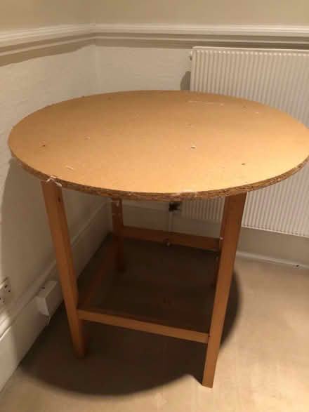 Photo of free Round table (Putney SW15) #3