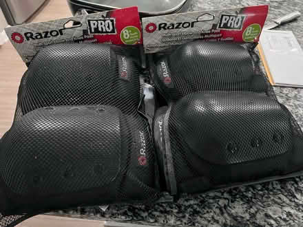 Photo of free Elbow & Knee Pads (Child (8+) (Severn) #1