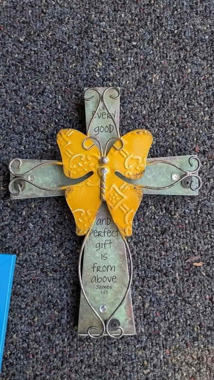 Photo of free Small metal cross (Hayward Downtown) #1