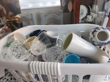 Photo of free Basket of glasses and mugs (PR67FL) #2