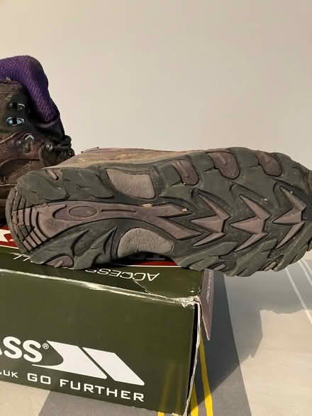 Photo of free Women’s walking boots (Heston UB2) #3