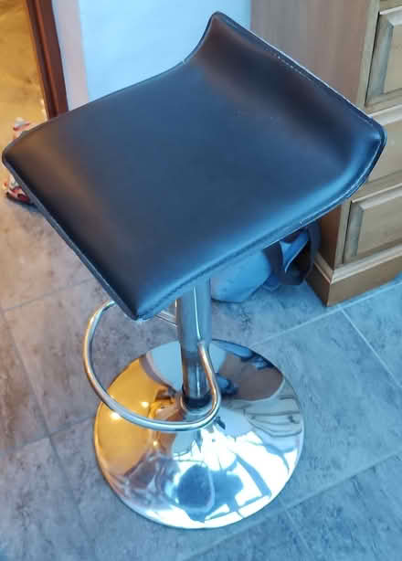 Photo of free Basic breakfast bar stools (Primrose LA1) #1