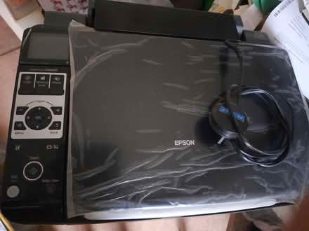 Photo of free Epson Stylus DX8450 printer/scanner (SG17 (Shefford)) #1