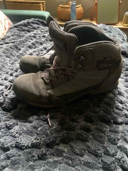 Photo of free Berghouse size 9 (Barnes) #3