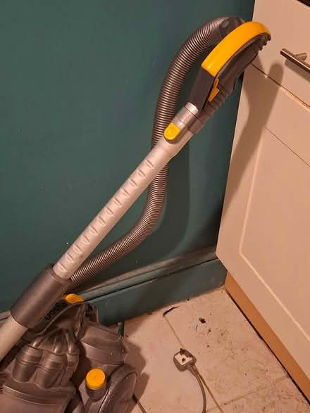 Photo of free Dyson hoover (BR3 Beckenham Rd tram stop) #3
