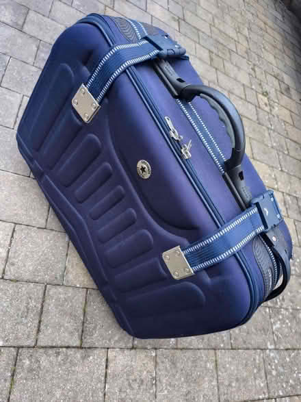 Photo of free Old style suitcase on wheels (The Camp AL1) #1