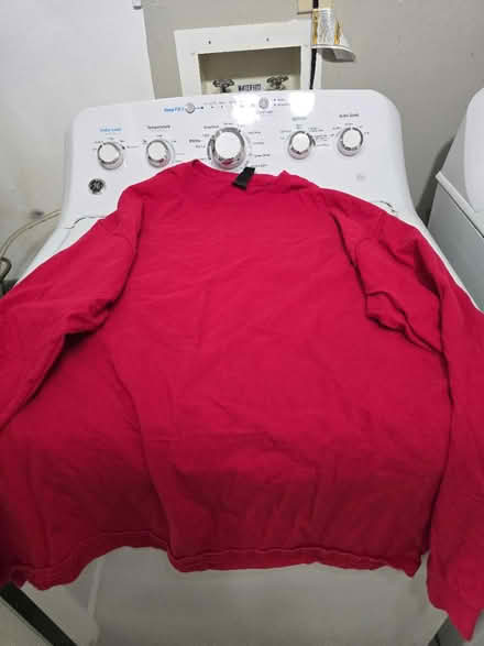 Photo of free T-shirt long sleeve (Wards Corner) #3