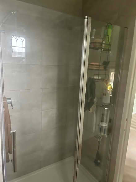 Photo of free shower screen and door (Greenhill S8) #1