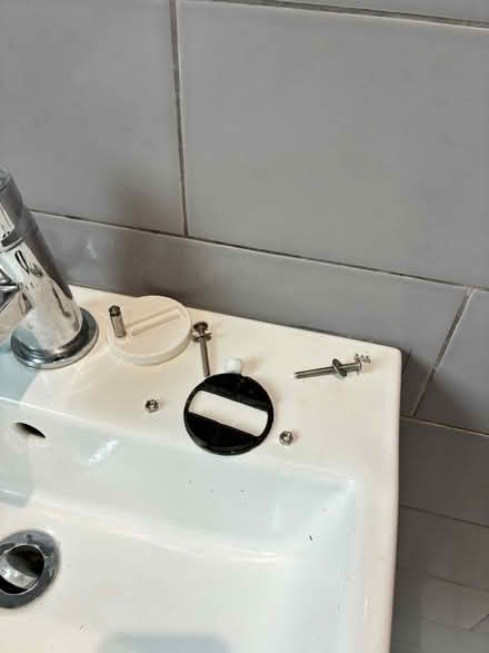 Photo of free Plastic Toilet seat (Hitchin SG4) #2